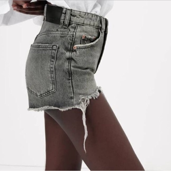 NWT ZARA the High Waisted Shorts in Arctic grey size 10 - Picture 3 of 9